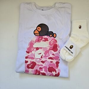 A Bathing Ape Crisp White S/Sl Graphic Tee & Socks Size M, NWT